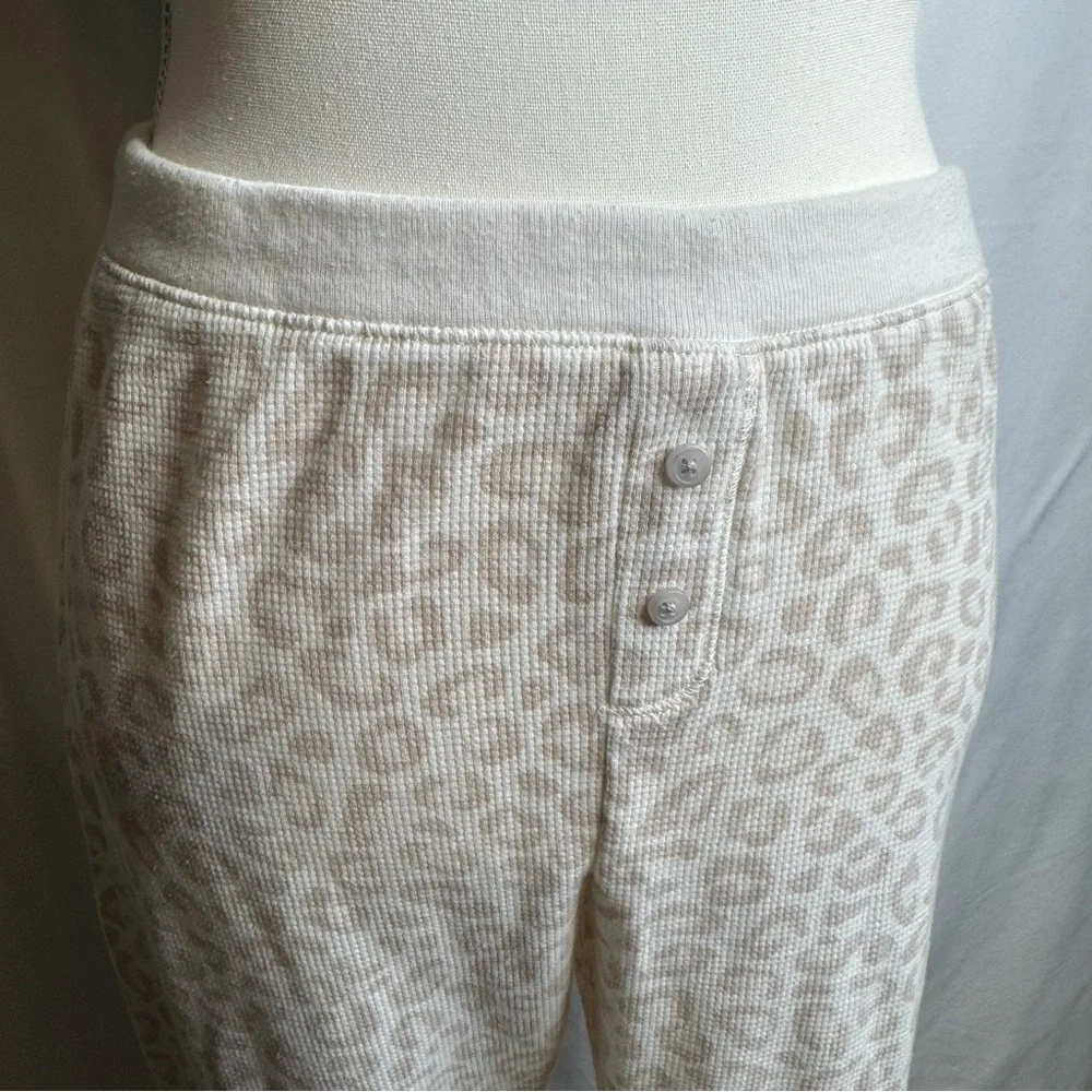 Old Navy Thermal Leggings Snow Leopard Animal Print Pajama Pants L - Picture 4 of 16